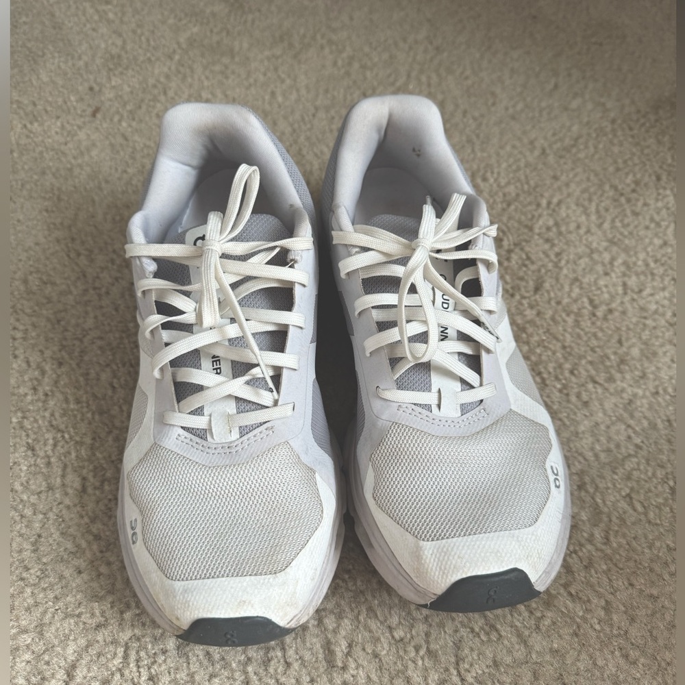 Grey & white cloudrunners